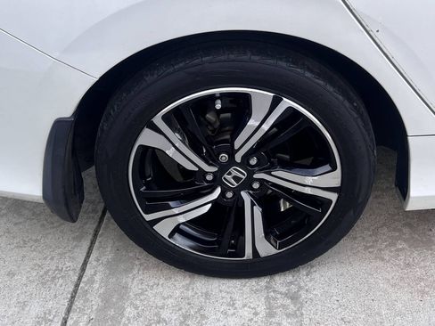 Used 2016 Honda Civic Touring image 10