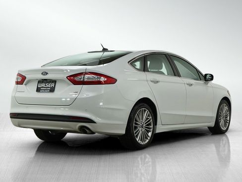 Used 2015 Ford Fusion SE w/ Equipment Group 202A image 5