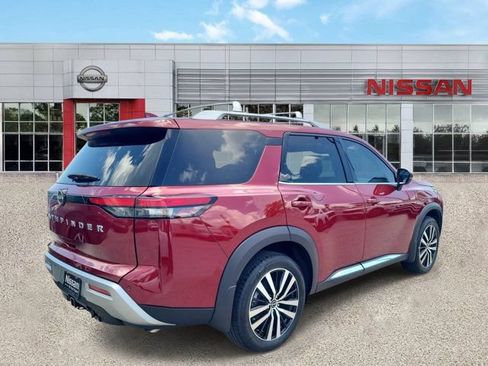Certified 2025 Nissan Pathfinder Platinum w/ Cargo Package FWD image 2