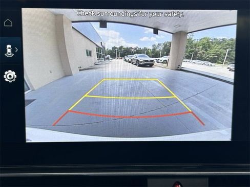 Used 2024 Hyundai Elantra SEL w/ Convenience Package image 6