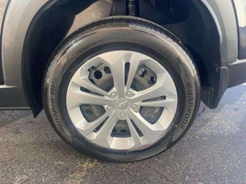 Used 2024 Chevrolet Trax LS image 11