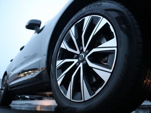 Used 2025 Volvo XC60 B5 Plus w/ Climate Package image 11