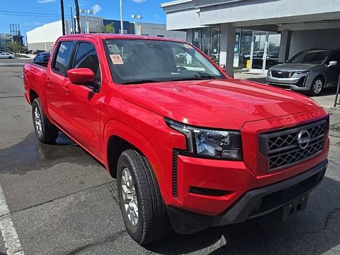 Used 2022 Nissan Frontier SV RWD image 2