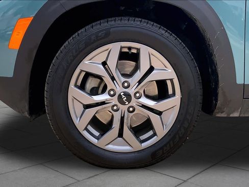 Used 2024 Kia Seltos S AWD/4WD image 11