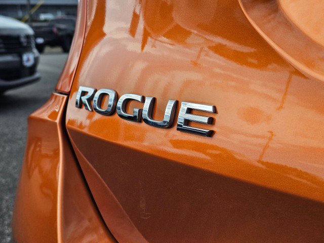 Used 2019 Nissan Rogue SL AWD/4WD image 17