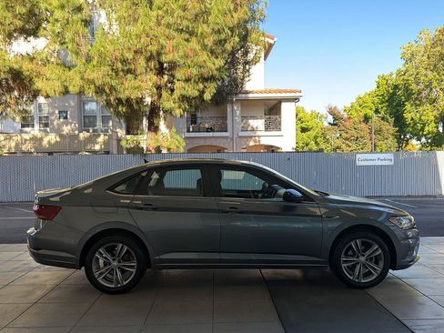 Used 2019 Volkswagen Jetta R-Line FWD image 6