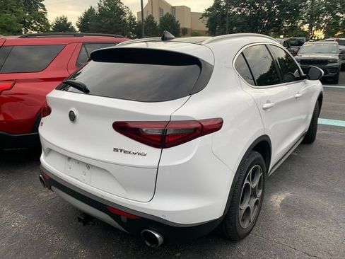 Used 2018 Alfa Romeo Stelvio Ti AWD/4WD image 4