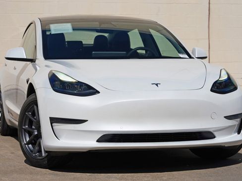 Used 2021 Tesla Model 3 Standard Range Plus RWD image 4