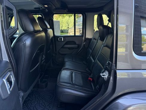 Used 2018 Jeep Wrangler Unlimited Sahara w/ Uconnect 4C Nav & Sound Group AWD/4WD image 33