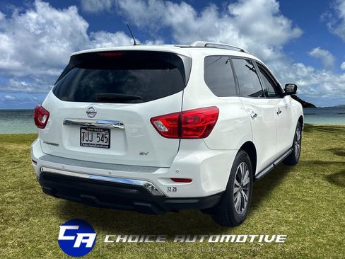 Used 2017 Nissan Pathfinder SV w/ SV Tech Package image 8