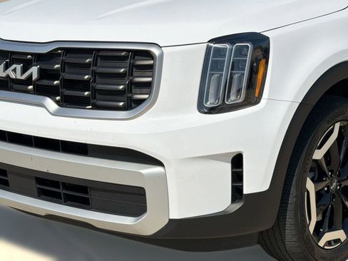 Used 2025 Kia Telluride S image 11