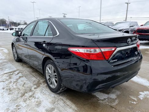 Used 2017 Toyota Camry SE image 6