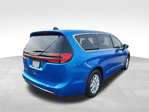 New 2026 Chrysler Pacifica Select FWD image 31