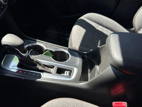 Used 2022 Chevrolet Equinox LT FWD image 23