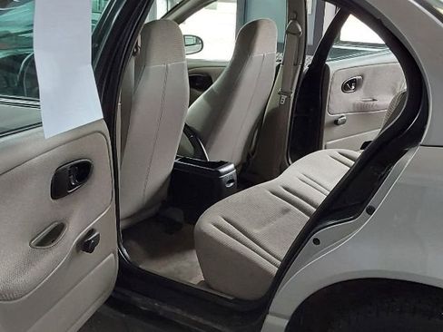 Used 2000 Saturn S-Series SL image 19