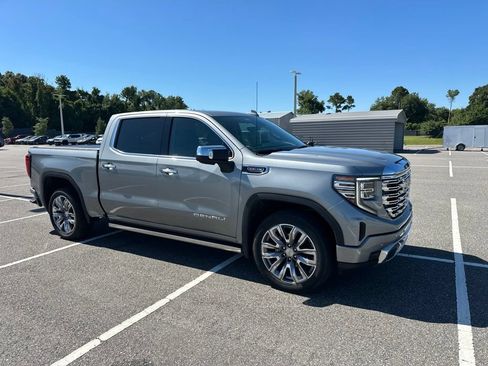 Used 2023 GMC Sierra 1500 Denali w/ Denali Reserve Package AWD/4WD image 2