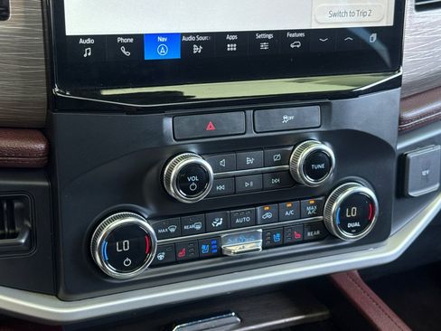 Used 2022 Ford Expedition Max Limited RWD image 19