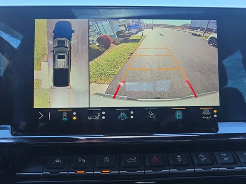 Used 2023 Chevrolet Silverado 1500 ZR2 w/ Technology Package image 31