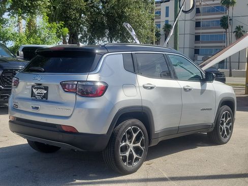 Used 2024 Jeep Compass Limited AWD/4WD image 4