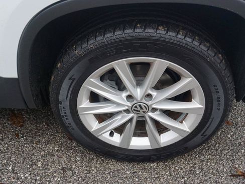 Used 2014 Volkswagen Tiguan SE AWD/4WD image 9