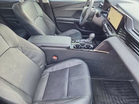 Used 2025 Toyota Camry XLE FWD image 12