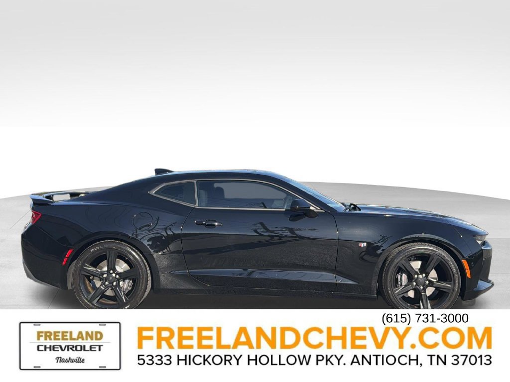 Used 2018 Chevrolet Camaro SS RWD image 2