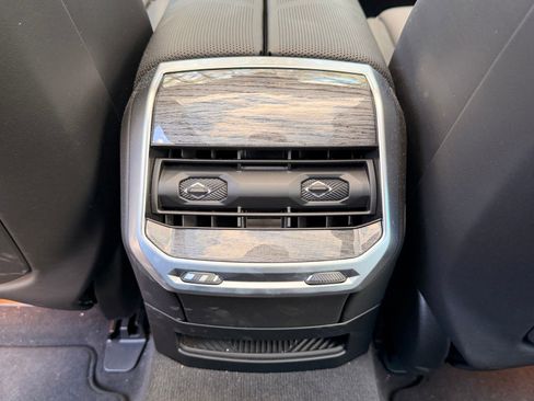 Used 2025 BMW 760i xDrive AWD/4WD image 16