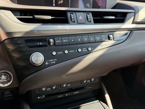 Used 2021 Lexus ES 250 w/ Premium Package image 24