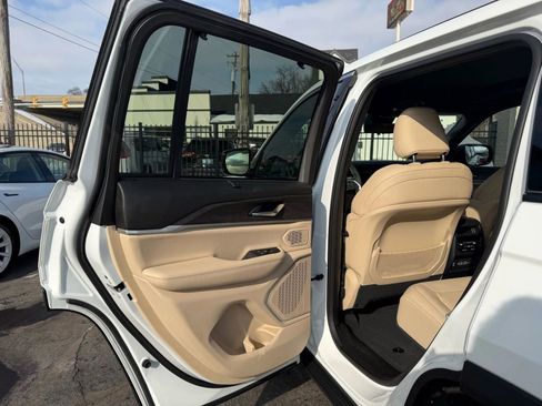 Used 2022 Jeep Grand Cherokee Limited 4xe w/ Luxury Tech Group II image 31