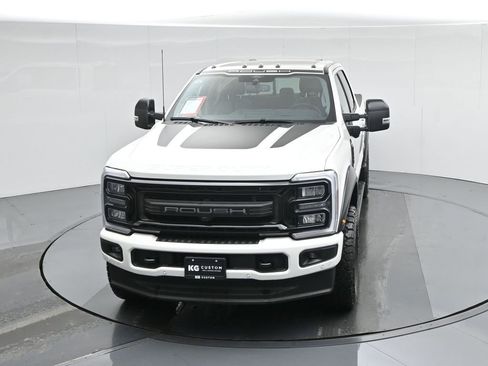 New 2026 Ford F250 Lariat w/ Black Appearance Package image 39