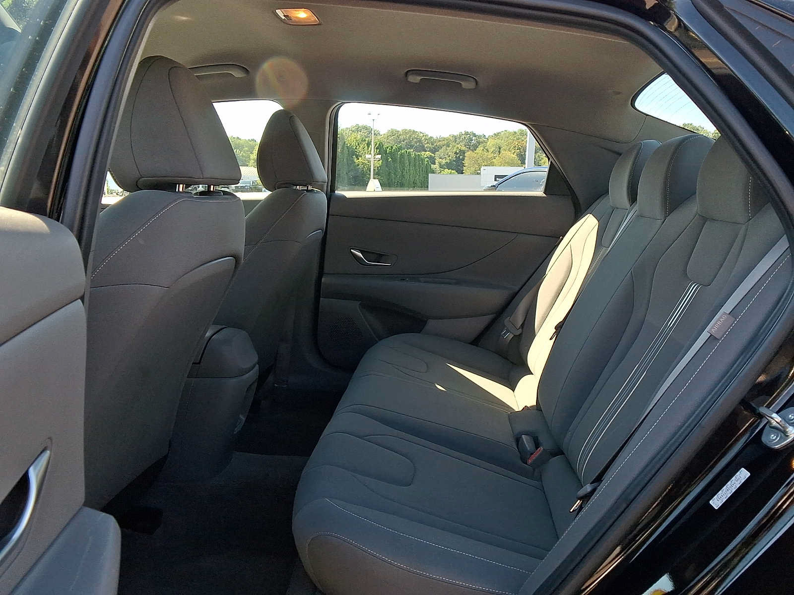 Used 2024 Hyundai Elantra SEL FWD image 10