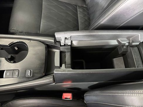 Used 2023 Nissan Rogue Platinum w/ Platinum Premium Package FWD image 32