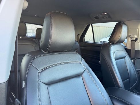 Used 2023 Ford Explorer XLT w/ Equipment Group 202A AWD/4WD image 16