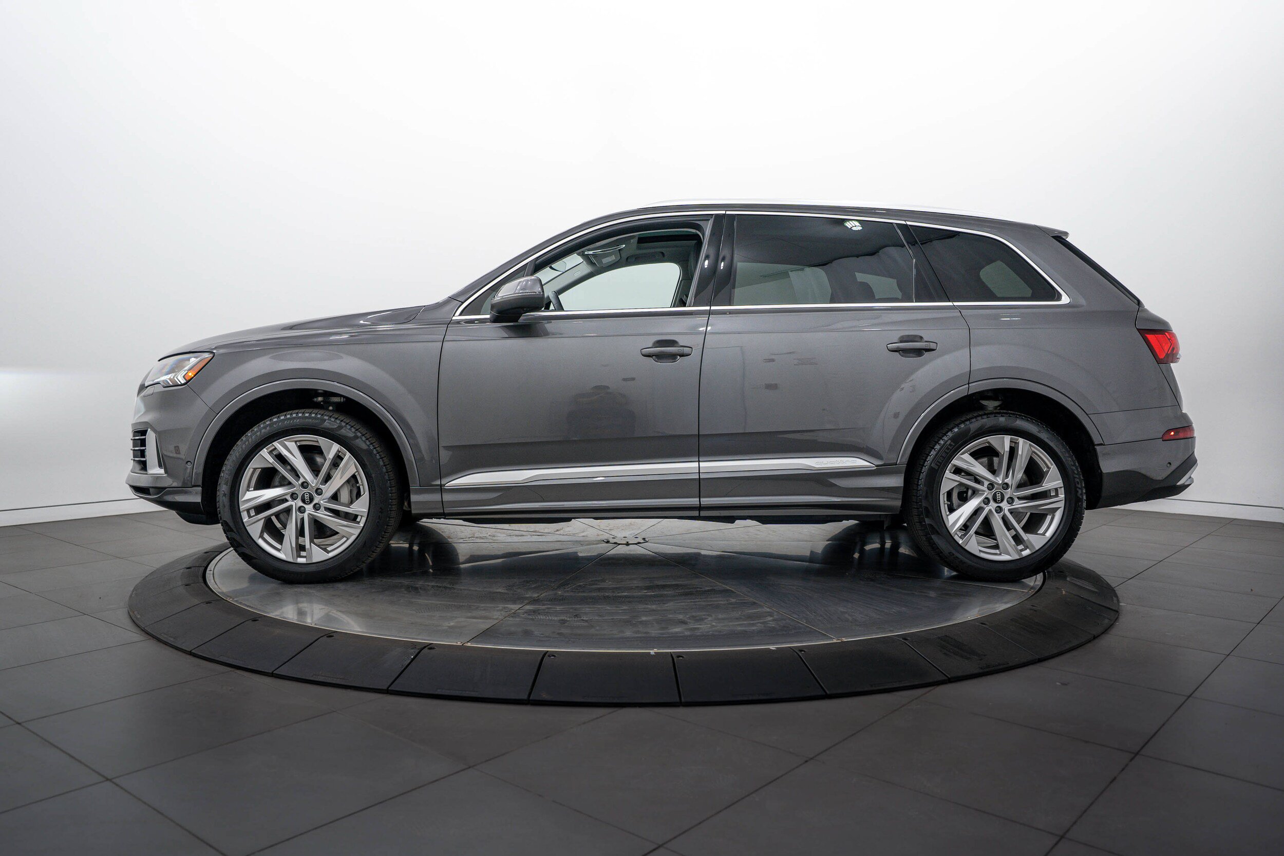 Certified 2023 Audi Q7 3.0T Premium w/ Convenience Package AWD/4WD image 6
