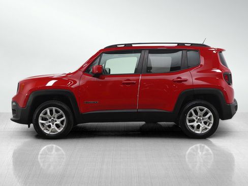 Used 2016 Jeep Renegade Latitude image 2