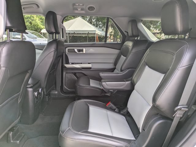 Used 2023 Ford Explorer XLT w/ Equipment Group 202A AWD/4WD image 18