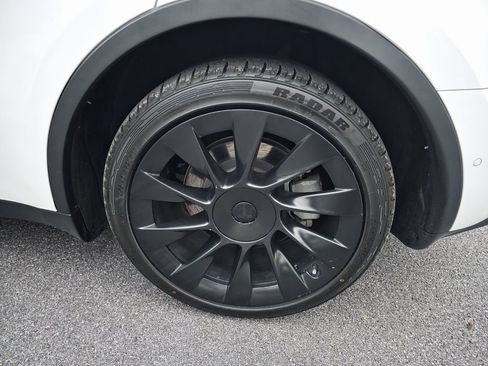 Used 2021 Tesla Model Y Long Range image 30