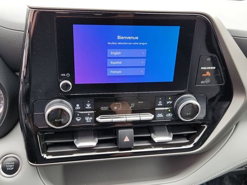 Certified 2024 Toyota Highlander LE FWD image 14