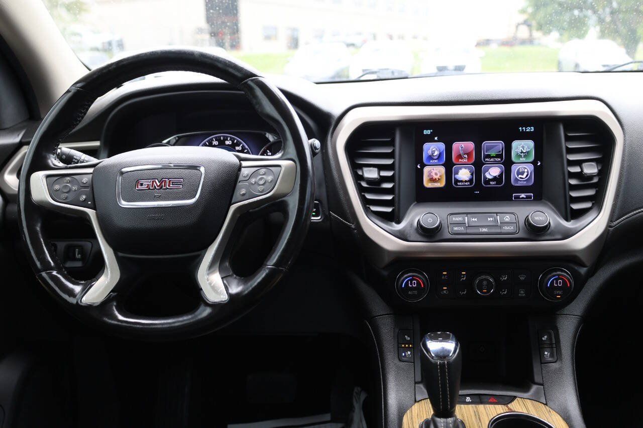 Used 2018 GMC Acadia Denali w/ Technology Package AWD/4WD image 25