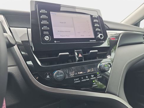 Used 2023 Toyota Camry SE FWD image 19