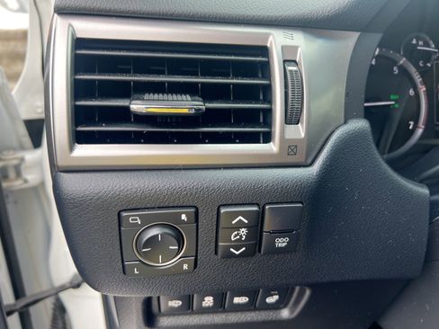 Used 2022 Lexus GX 460 Premium AWD/4WD image 11