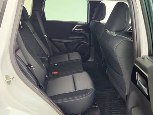 Used 2023 Mitsubishi Outlander ES FWD image 24