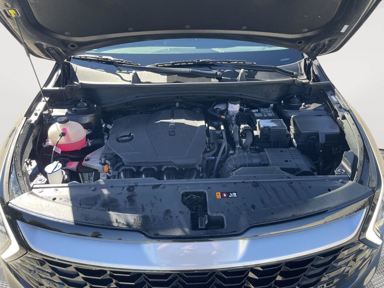 Used 2025 Kia Sportage EX FWD image 8