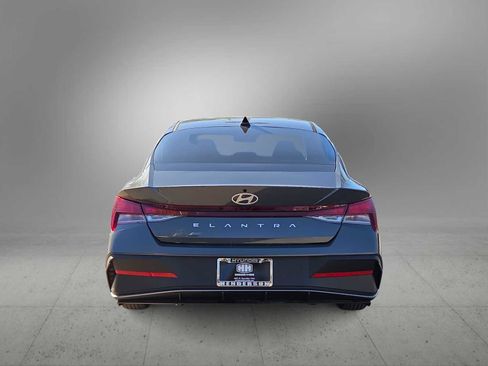 New 2026 Hyundai Elantra SE image 7