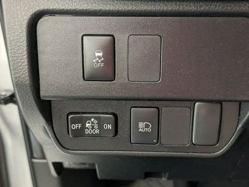 Used 2023 Toyota Tacoma SR5 w/ Technology Package AWD/4WD image 14