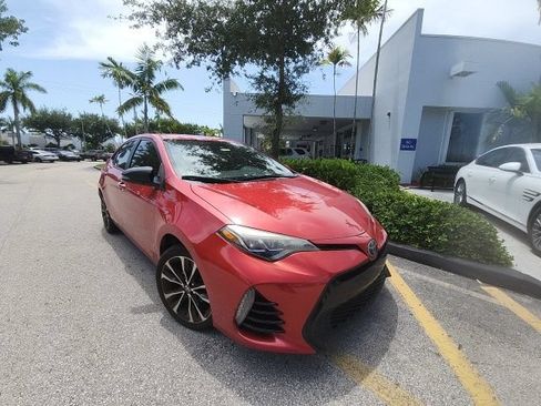 Used 2017 Toyota Corolla SE FWD image 3