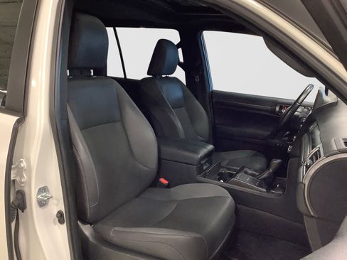 Used 2022 Lexus GX 460 w/ Black Line Special Edition AWD/4WD image 13