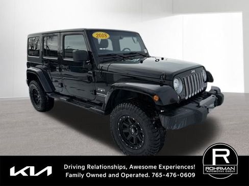 Used 2018 Jeep Wrangler Unlimited Sahara w/ Connectivity Group image 3