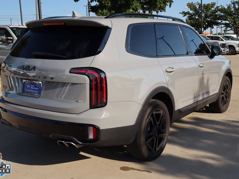 Used 2025 Kia Telluride EX X-Line AWD/4WD image 3