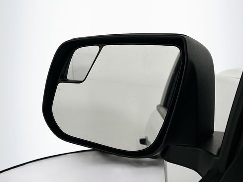 Used 2022 Chevrolet Colorado LT w/ LT Convenience Package image 16